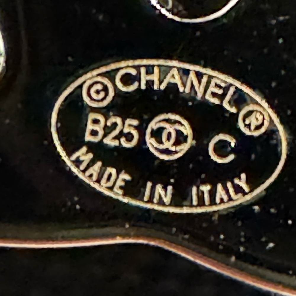 CHANEL EARRINGS - Picture 6 of 6